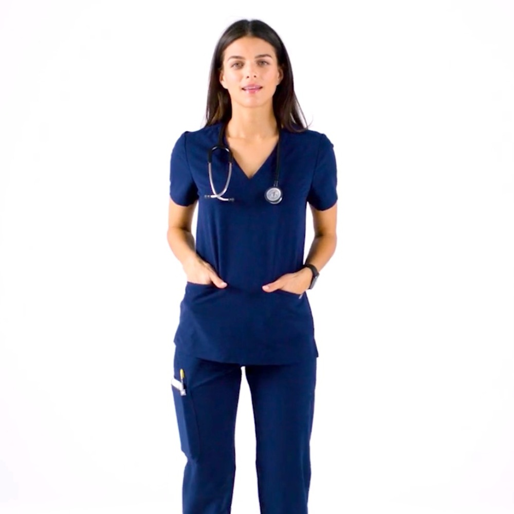 Casma 3 pocket scrub top from Figs XS